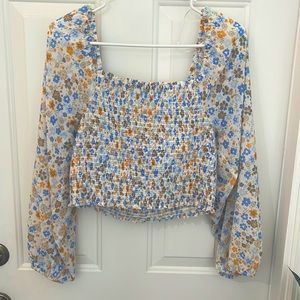 Never Worn Lantern Sleeve Crop Top